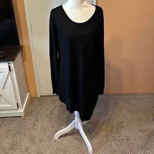 XL Apt.9 shark bite black sweater